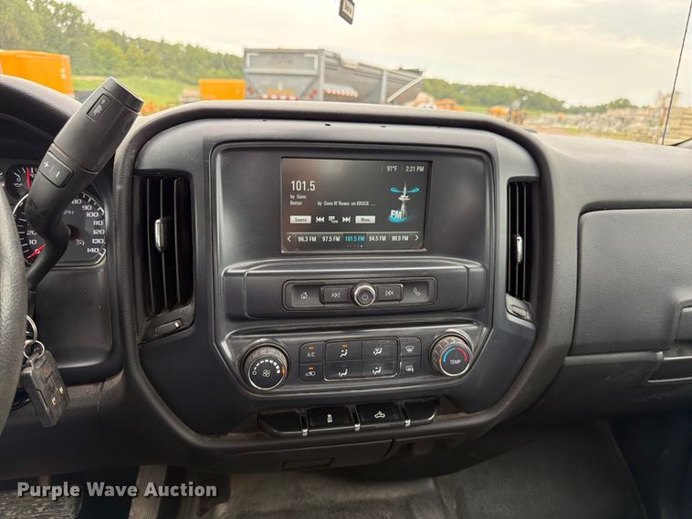 image for item FK3347 2019 Chevrolet Silverado 1500 LD Crew Cab pickup truck