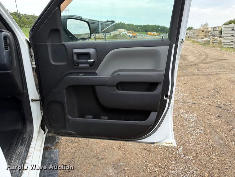 image for item FK3347 2019 Chevrolet Silverado 1500 LD Crew Cab pickup truck