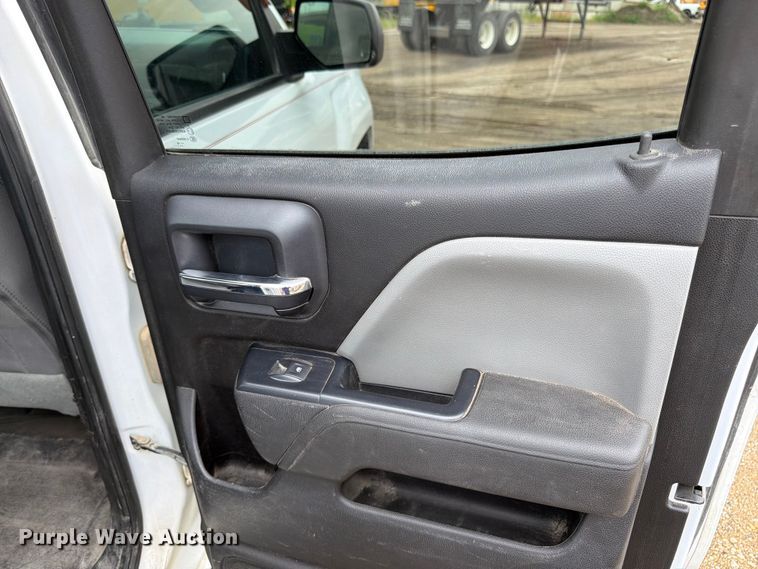 image for item FK3347 2019 Chevrolet Silverado 1500 LD Crew Cab pickup truck