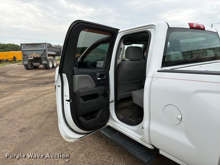 image for item FK3347 2019 Chevrolet Silverado 1500 LD Crew Cab pickup truck