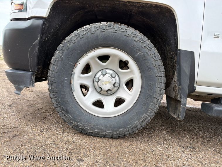 image for item FK3347 2019 Chevrolet Silverado 1500 LD Crew Cab pickup truck