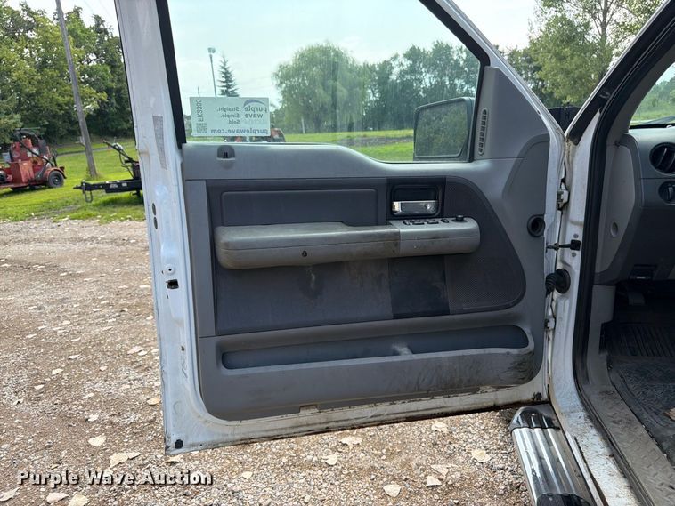 image for item FK3385 2007 Ford F150 Ext. Cab pickup truck