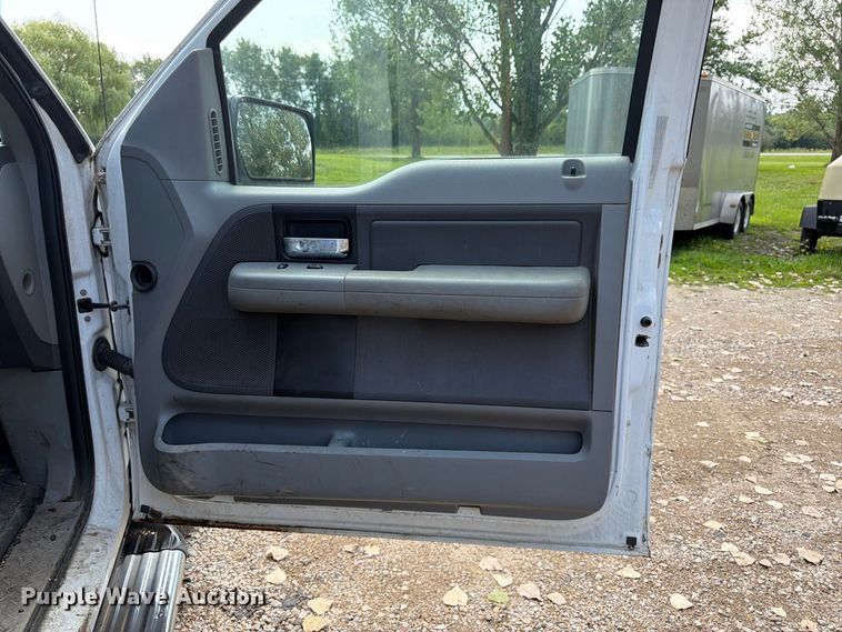 image for item FK3385 2007 Ford F150 Ext. Cab pickup truck