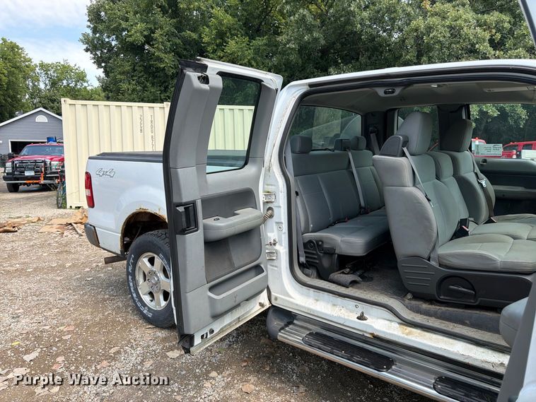 image for item FK3385 2007 Ford F150 Ext. Cab pickup truck
