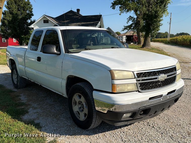 image for item FK3395 2007 Chevrolet Silverado 1500 Ext. Cab pickup truck
