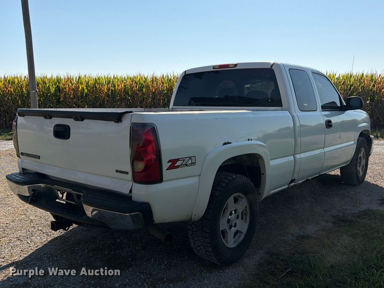 image for item FK3395 2007 Chevrolet Silverado 1500 Ext. Cab pickup truck