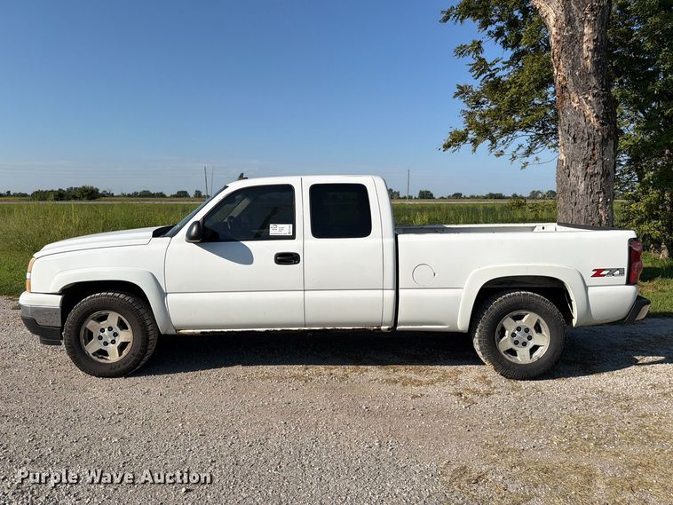 image for item FK3395 2007 Chevrolet Silverado 1500 Ext. Cab pickup truck