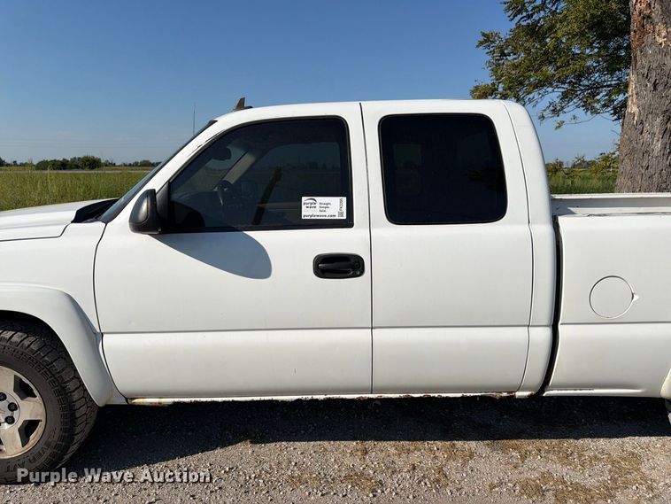 image for item FK3395 2007 Chevrolet Silverado 1500 Ext. Cab pickup truck