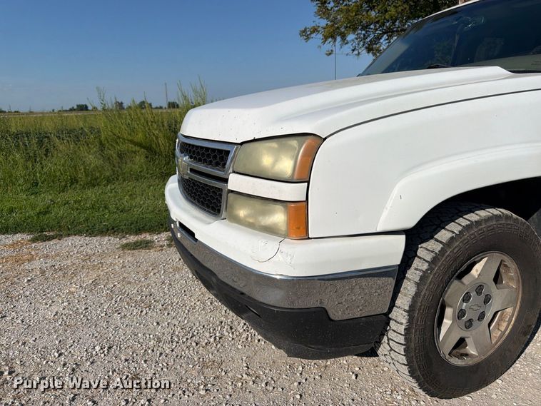 image for item FK3395 2007 Chevrolet Silverado 1500 Ext. Cab pickup truck