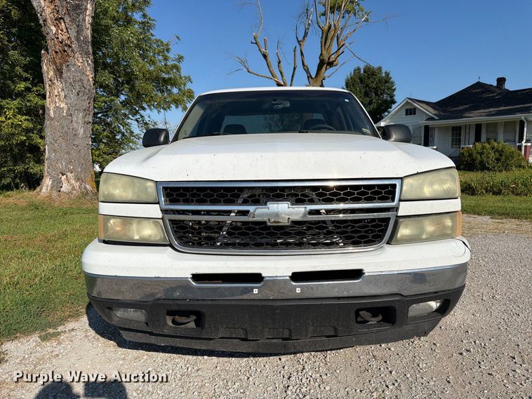 image for item FK3395 2007 Chevrolet Silverado 1500 Ext. Cab pickup truck