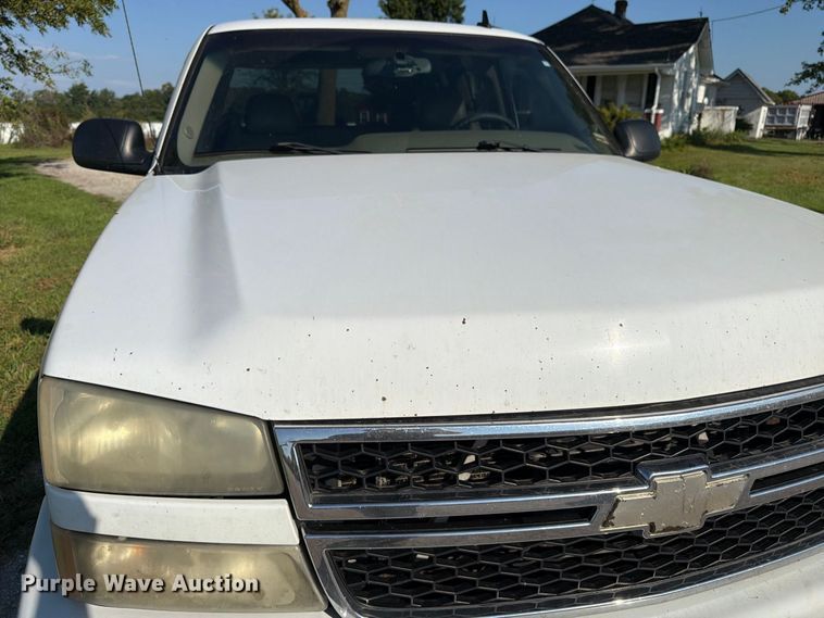 image for item FK3395 2007 Chevrolet Silverado 1500 Ext. Cab pickup truck
