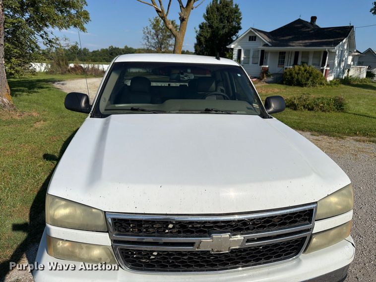 image for item FK3395 2007 Chevrolet Silverado 1500 Ext. Cab pickup truck