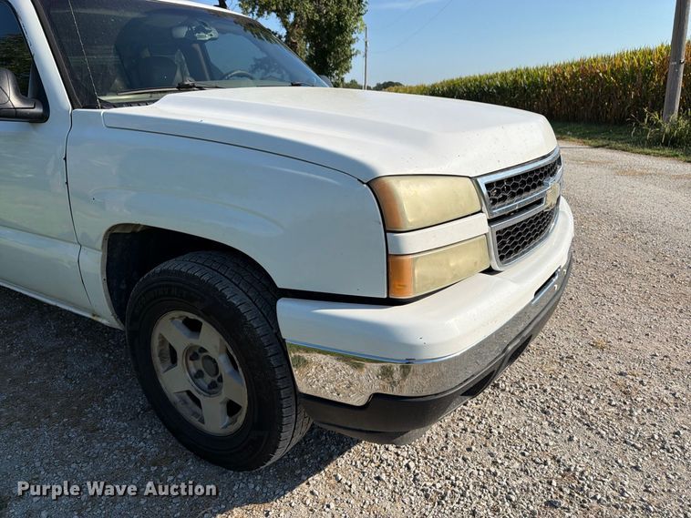 image for item FK3395 2007 Chevrolet Silverado 1500 Ext. Cab pickup truck