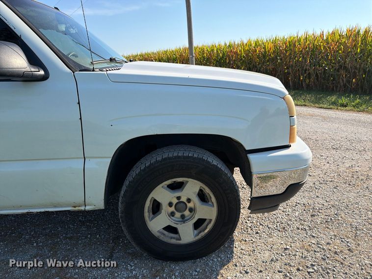 image for item FK3395 2007 Chevrolet Silverado 1500 Ext. Cab pickup truck