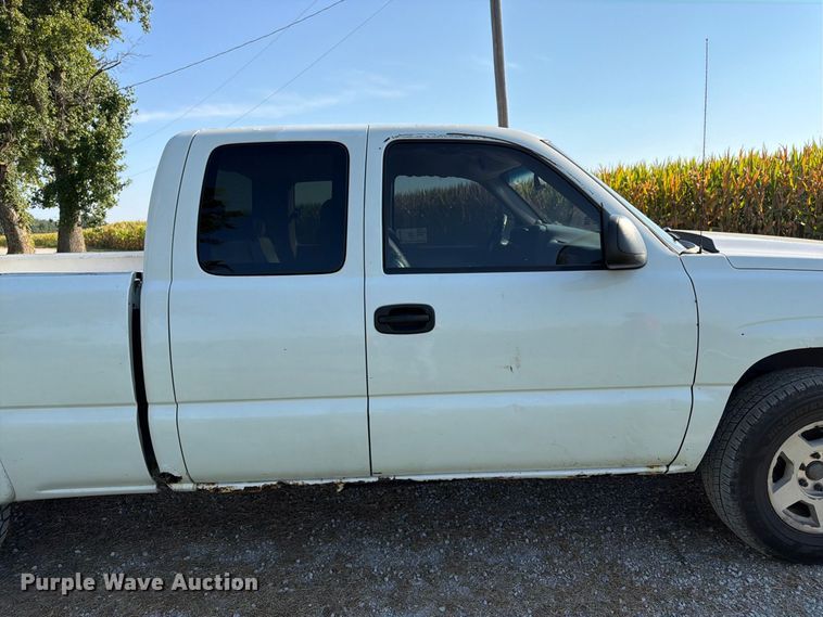 image for item FK3395 2007 Chevrolet Silverado 1500 Ext. Cab pickup truck