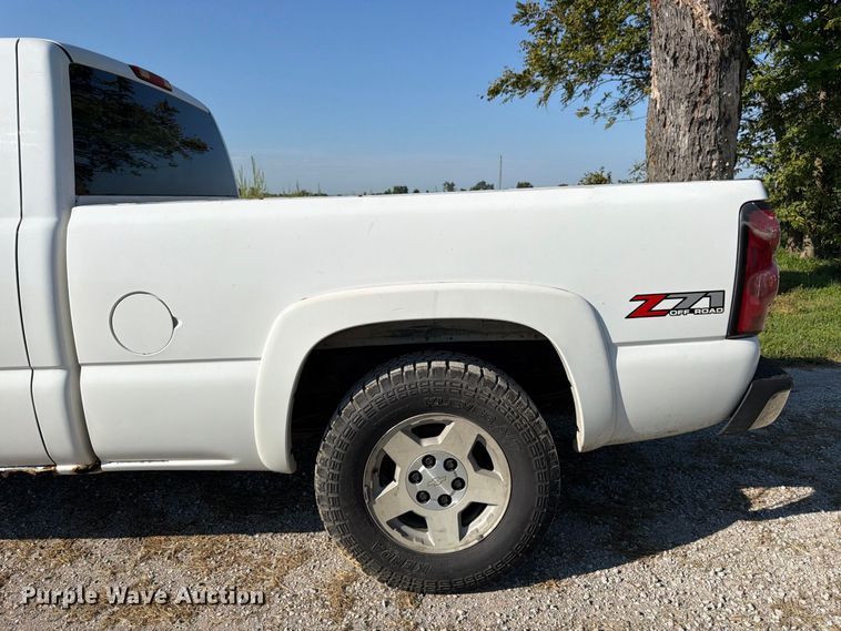 image for item FK3395 2007 Chevrolet Silverado 1500 Ext. Cab pickup truck