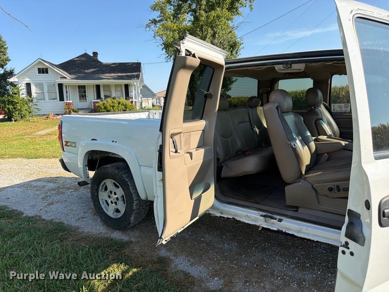 image for item FK3395 2007 Chevrolet Silverado 1500 Ext. Cab pickup truck