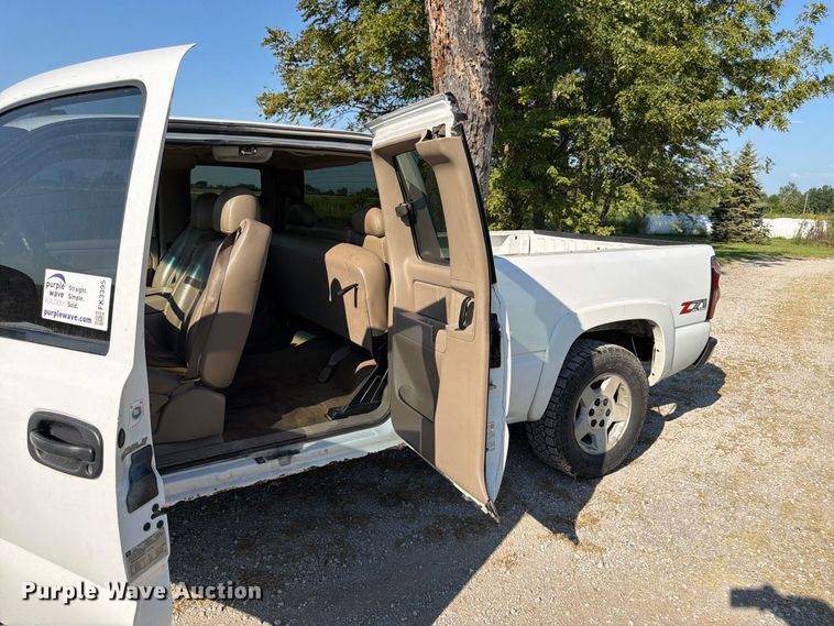 image for item FK3395 2007 Chevrolet Silverado 1500 Ext. Cab pickup truck