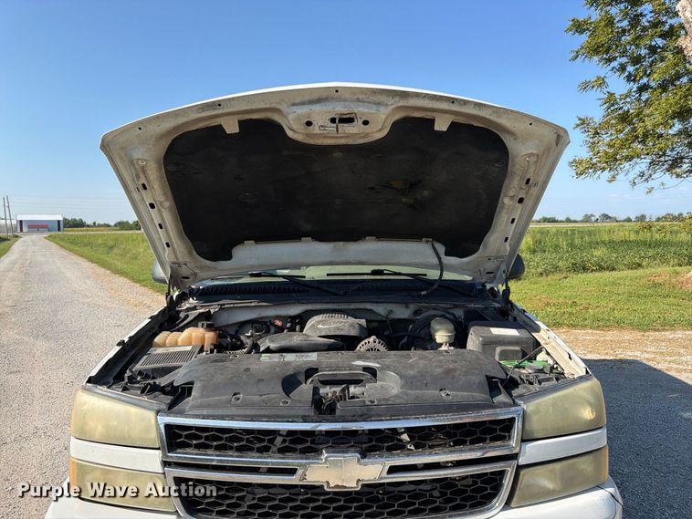 image for item FK3395 2007 Chevrolet Silverado 1500 Ext. Cab pickup truck