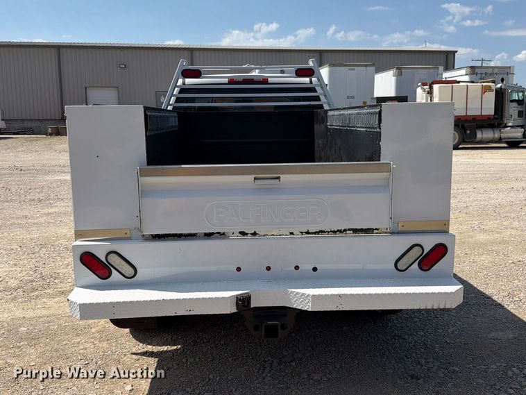 image for item FK3407 2015 Chevrolet Silverado 3500HD Crew Cab utility bed pickup truck