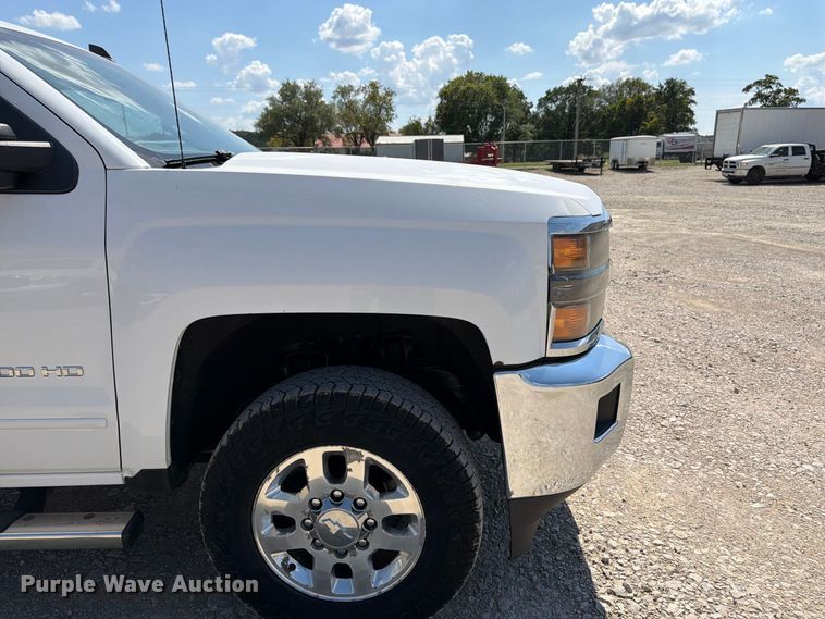 image for item FK3407 2015 Chevrolet Silverado 3500HD Crew Cab utility bed pickup truck
