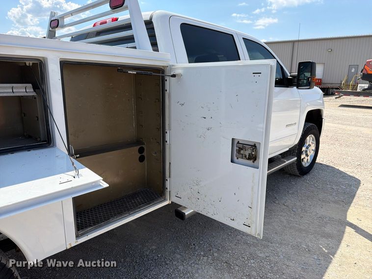 image for item FK3407 2015 Chevrolet Silverado 3500HD Crew Cab utility bed pickup truck