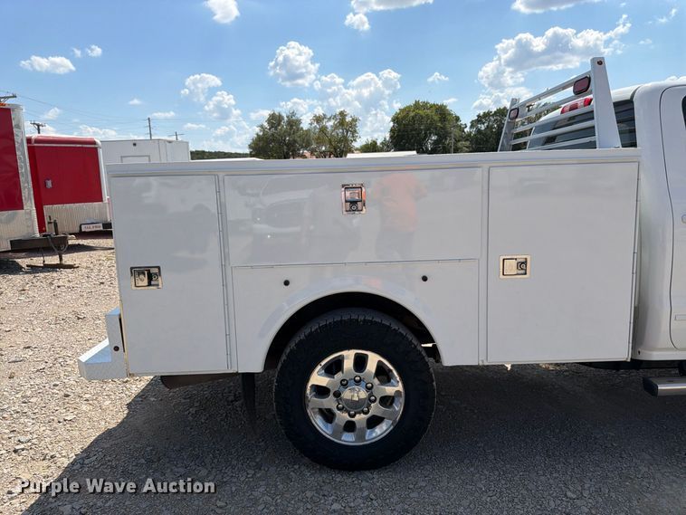 image for item FK3407 2015 Chevrolet Silverado 3500HD Crew Cab utility bed pickup truck