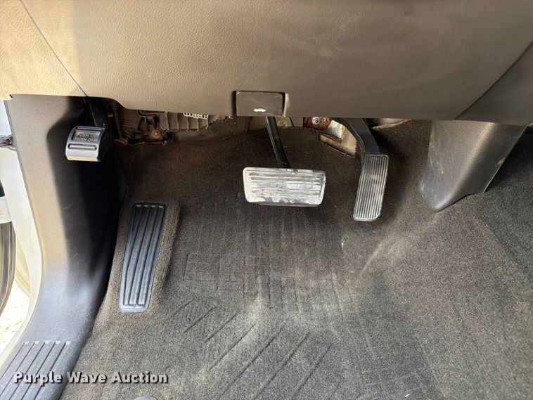 image for item FK3407 2015 Chevrolet Silverado 3500HD Crew Cab utility bed pickup truck