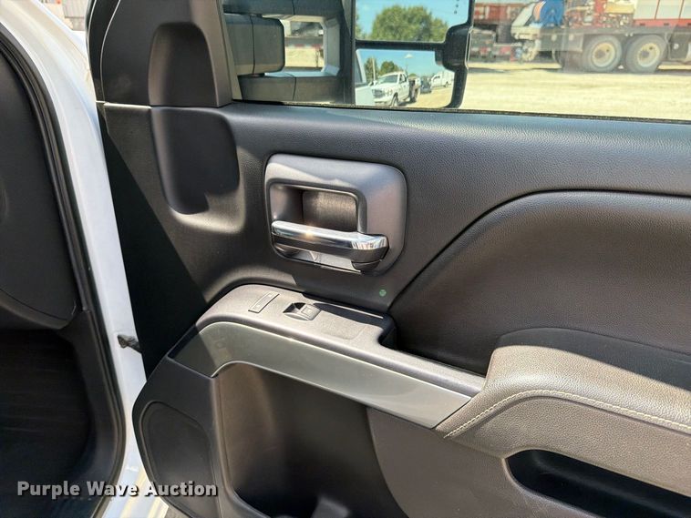 image for item FK3407 2015 Chevrolet Silverado 3500HD Crew Cab utility bed pickup truck