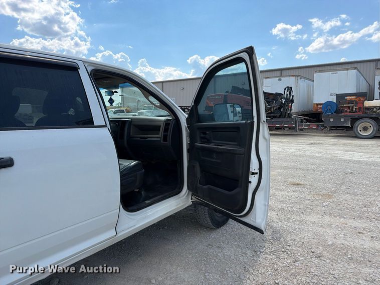 image for item FK3409 2012 Dodge  Ram 3500HD Crew Cab flatbed pickup truck