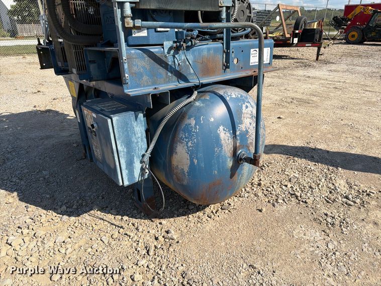 image for item FK3412 Quincy QRD-15 air compressor