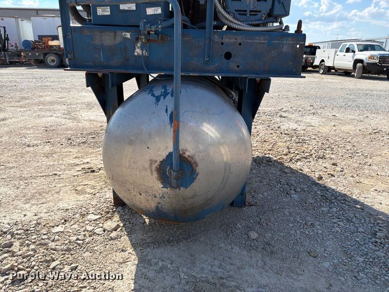 image for item FK3412 Quincy QRD-15 air compressor