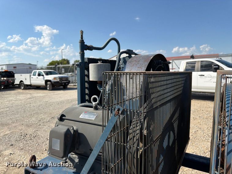 image for item FK3412 Quincy QRD-15 air compressor