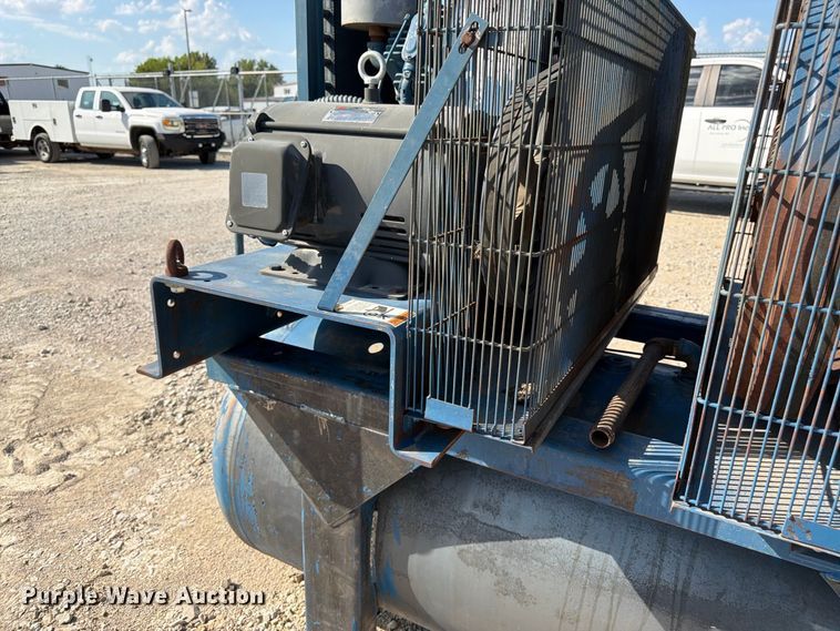 image for item FK3412 Quincy QRD-15 air compressor