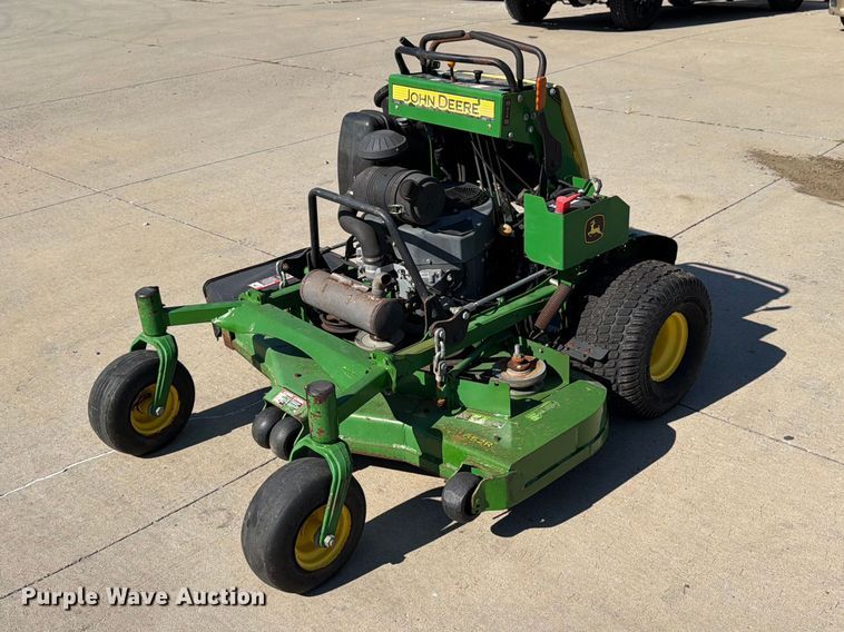 2020 John Deere 652R lawn mower