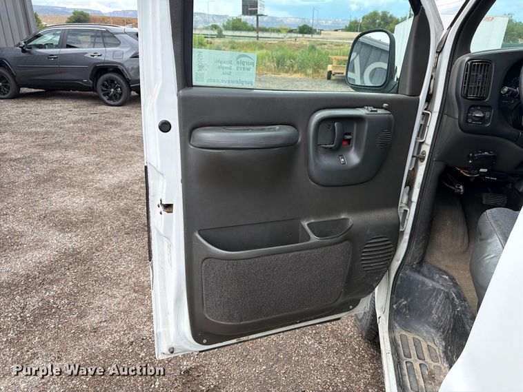 image for item FK4594 2002 Chevrolet Express van