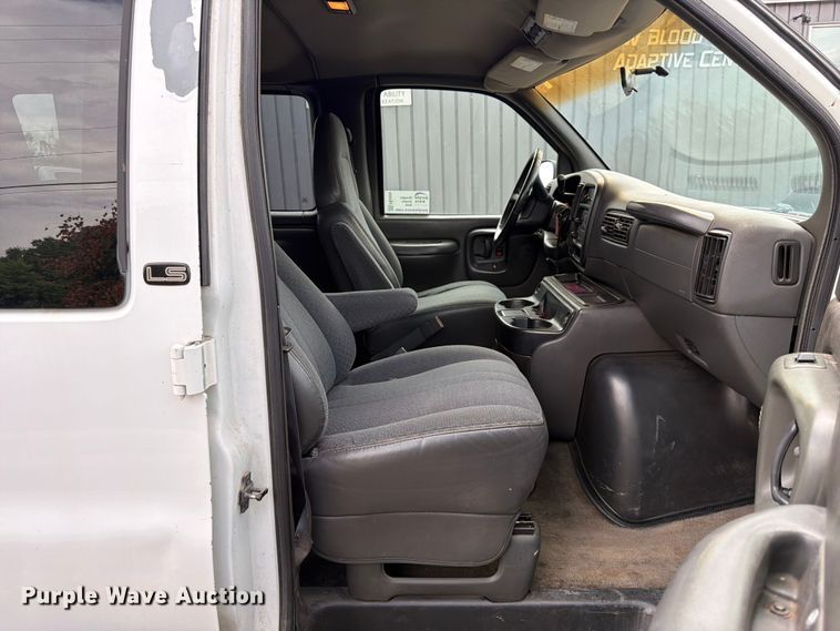 image for item FK4594 2002 Chevrolet Express van