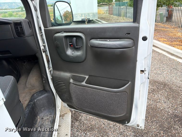image for item FK4594 2002 Chevrolet Express van