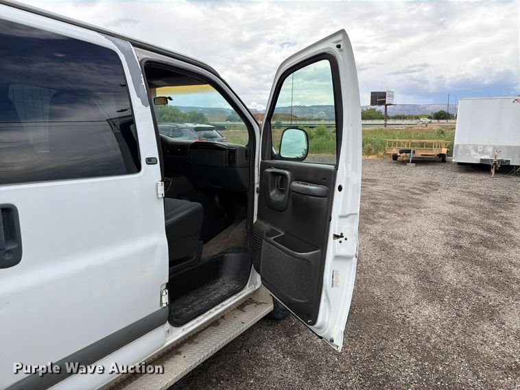 image for item FK4594 2002 Chevrolet Express van