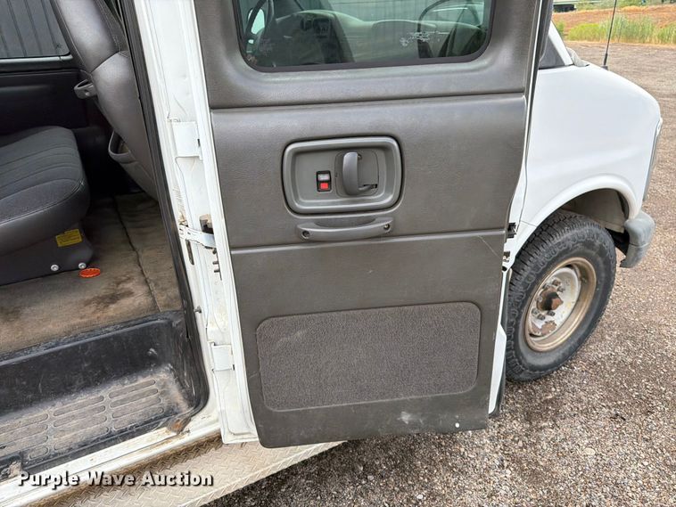 image for item FK4594 2002 Chevrolet Express van