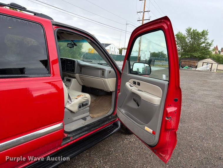 image for item FK4595 2000 GMC Yukon XL SUV