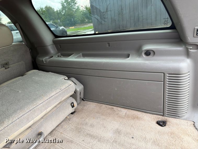 image for item FK4595 2000 GMC Yukon XL SUV