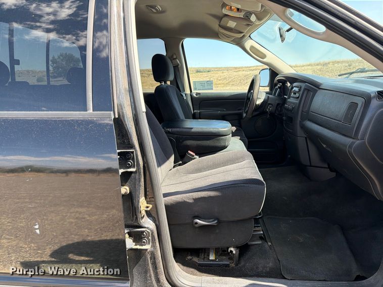 image for item FK4610 2005 Dodge Ram 2500 Ext. Cab pickup truck