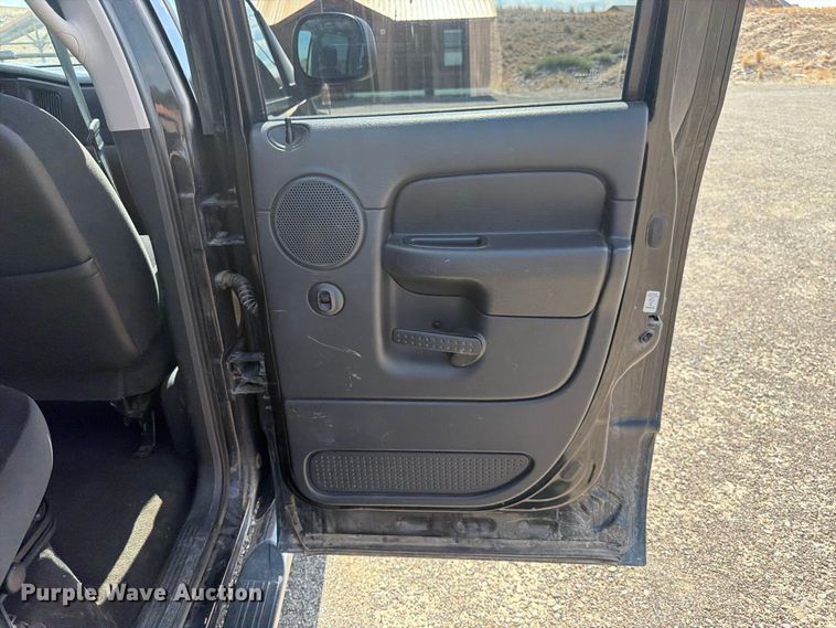 image for item FK4610 2005 Dodge Ram 2500 Ext. Cab pickup truck