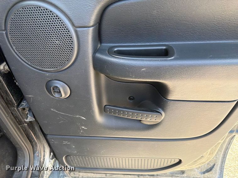 image for item FK4610 2005 Dodge Ram 2500 Ext. Cab pickup truck