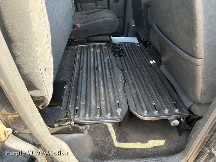 image for item FK4610 2005 Dodge Ram 2500 Ext. Cab pickup truck