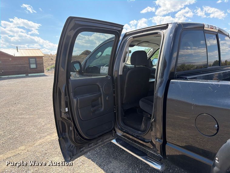 image for item FK4610 2005 Dodge Ram 2500 Ext. Cab pickup truck