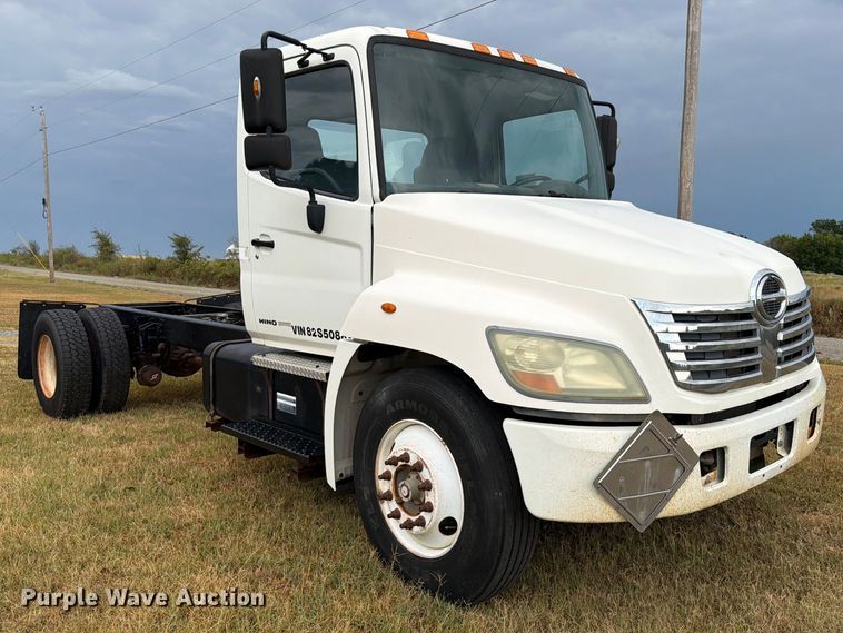 image for item FK5063 2008 Hino 338 truck cab and chassis