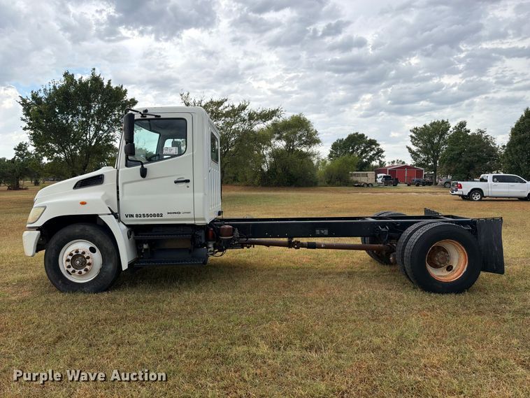 image for item FK5063 2008 Hino 338 truck cab and chassis