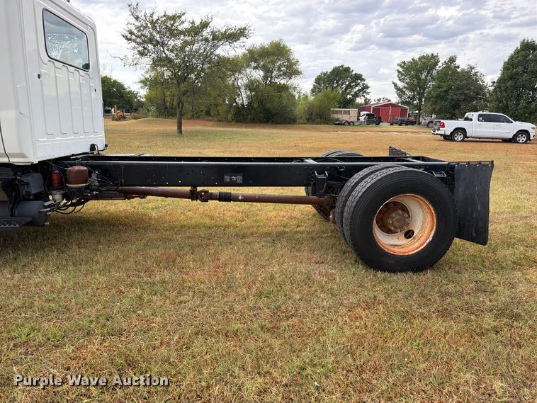 image for item FK5063 2008 Hino 338 truck cab and chassis